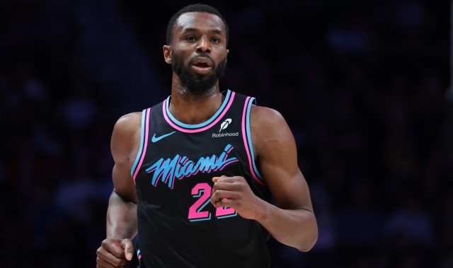 维金斯：希望有生之年能去看有“不同物种”的地方 了解宇宙事物