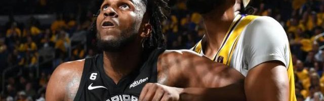 开云体育服务-湖人攻陷勇士主场！浓眉统治内线无解 库里遭限制